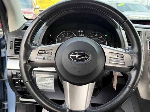 Used 2011 Subaru Outback 2.5i Premium image 11