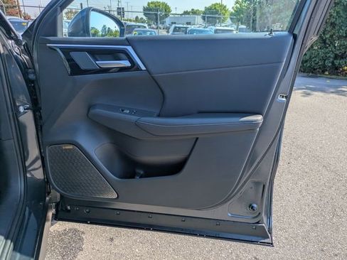 New 2025 Mitsubishi Outlander SE image 32