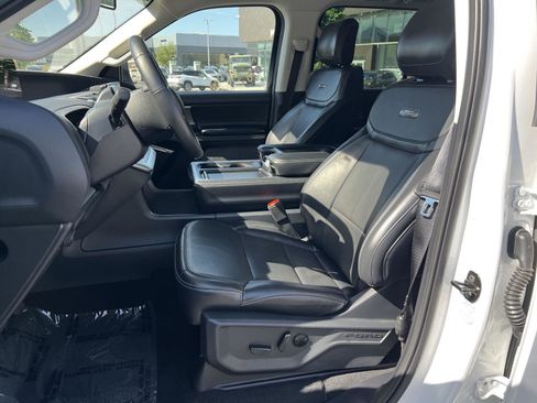 Used 2025 Ford Expedition Max Platinum AWD/4WD image 29