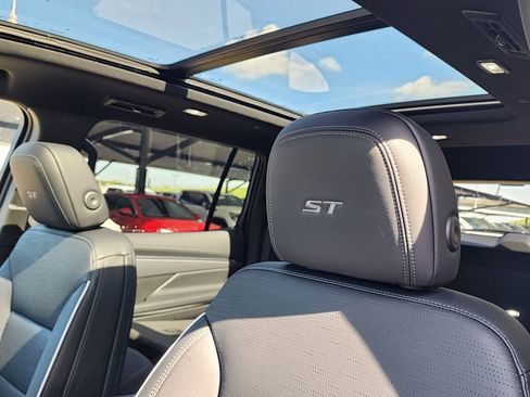 New 2026 Buick Enclave Sport Touring w/ Super Cruise Package FWD image 17
