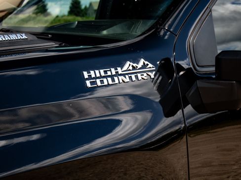Used 2024 Chevrolet Silverado 2500 High Country w/ High Country Premium Package AWD/4WD image 13