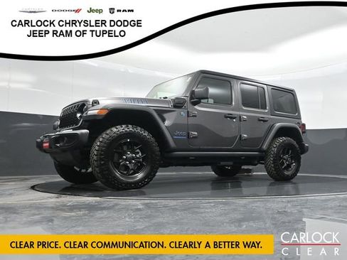 Used 2025 Jeep Wrangler Sport image 57