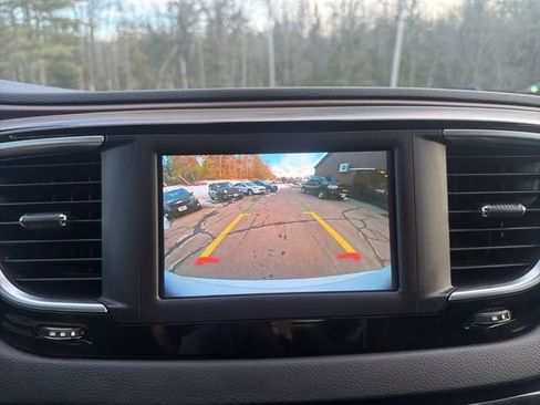 Used 2023 Chrysler Voyager LX image 21