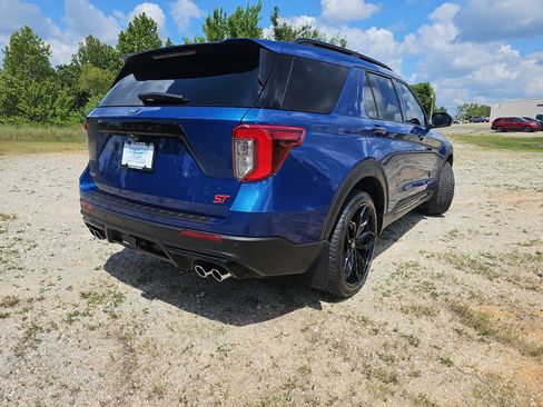 Used 2022 Ford Explorer ST w/ ST Street Pack AWD/4WD image 4