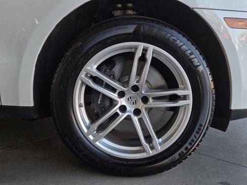 Used 2024 Porsche Macan image 5