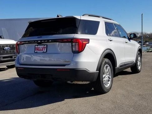 New 2026 Ford Explorer Active AWD/4WD image 3