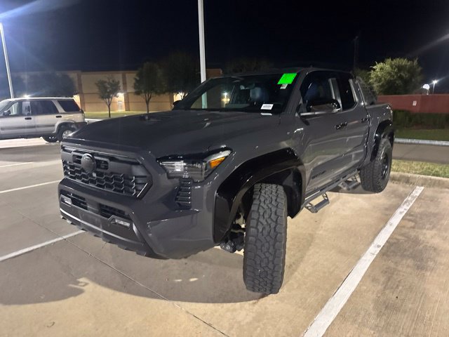 Used 2025 Toyota Tacoma TRD Sport w/ TRD Sport Upgrade Package AWD/4WD image 6