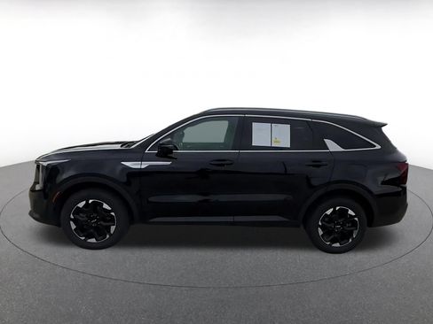 Used 2024 Kia Sorento S AWD/4WD image 9