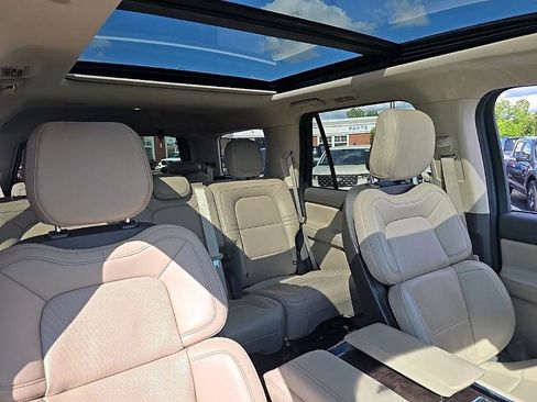 Used 2024 Lincoln Navigator Premiere image 39