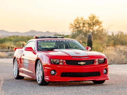 Used 2011 Chevrolet Camaro SS w/ LPO, Ground Effects Package image 2