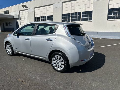 Used 2014 Nissan Leaf S w/ Charge Package FWD image 4
