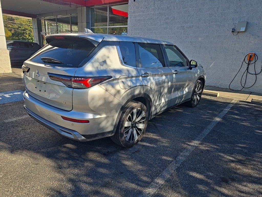Used 2025 Mitsubishi Outlander SE AWD/4WD image 15