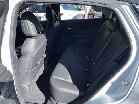 Used 2023 Nissan Ariya AWD image 23