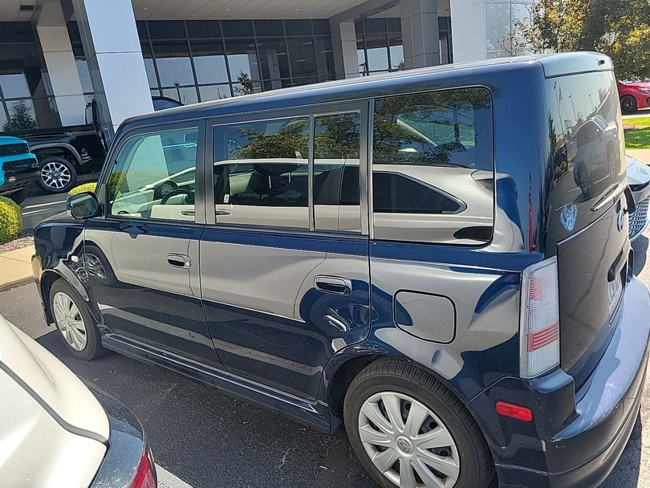 Used 2005 Scion xB FWD image 10