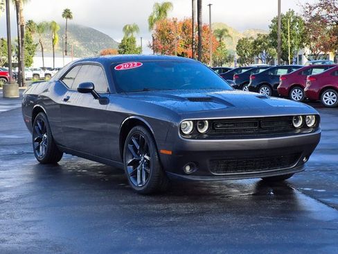 Used 2022 Dodge Challenger SXT w/ Driver Convenience Group image 3