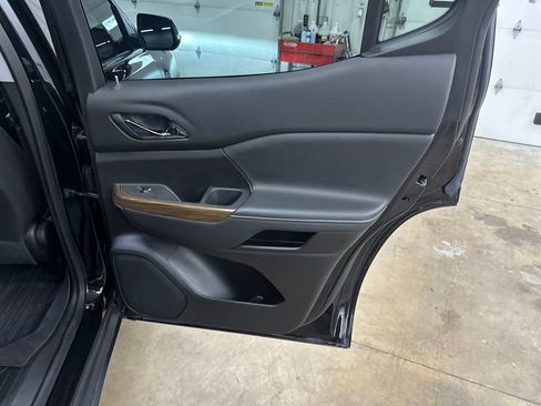 Used 2023 GMC Acadia SLE w/ Driver Convenience Package image 37