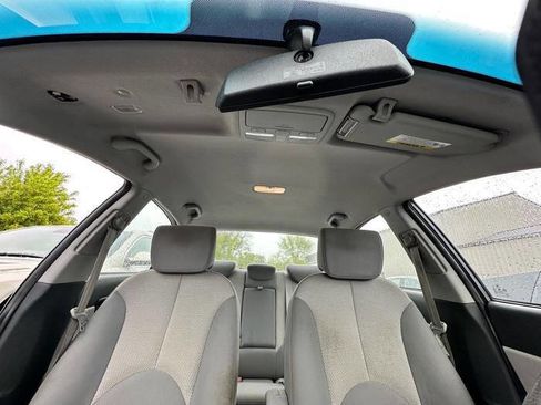 Used 2010 Hyundai Accent GLS FWD image 32