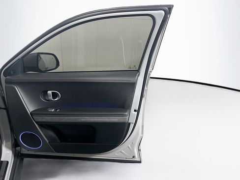Used 2024 Hyundai Ioniq 5 Limited image 34
