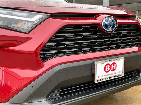 Used 2022 Toyota RAV4 XLE image 27