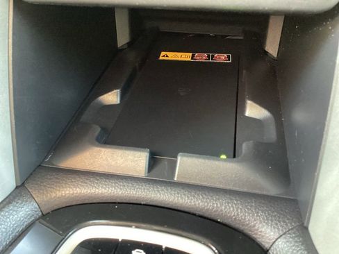 Used 2025 Toyota Corolla Cross XLE FWD image 21