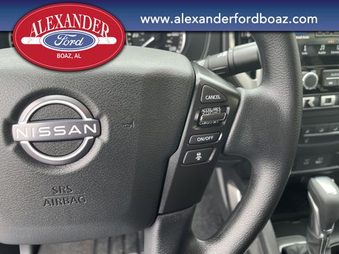 Used 2025 Nissan Frontier SV image 23