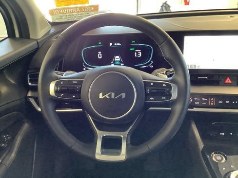 Used 2023 Kia Sportage EX AWD/4WD image 7