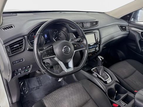 Certified 2019 Nissan Rogue SV w/ Premium Package image 10