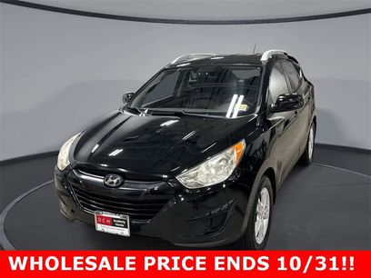 Used 2011 Hyundai Tucson GLS w/ Navigation Pkg 2