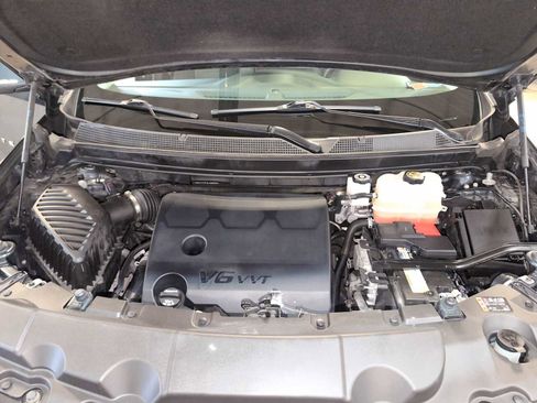 Used 2021 Chevrolet Traverse LT w/ LT Premium Package image 31