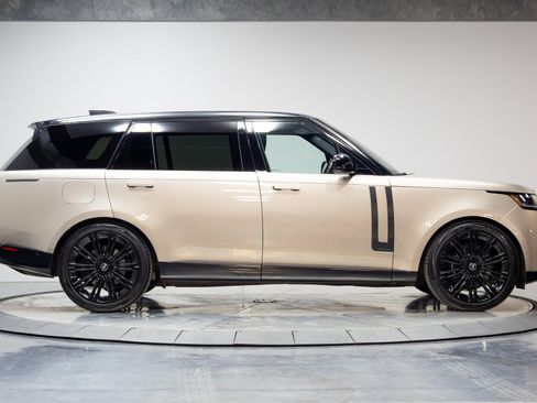 Used 2023 Land Rover Range Rover Long Wheelbase Autobiography AWD/4WD image 18