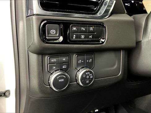 Used 2025 GMC Yukon XL Denali w/ Sun & Power Step Package AWD/4WD image 13