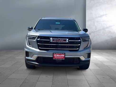 Used 2025 GMC Acadia Elevation image 2