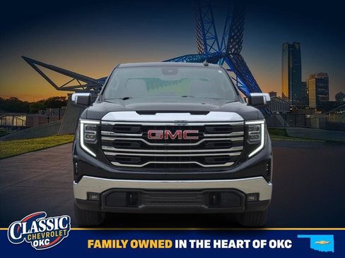 Used 2025 GMC Sierra 1500 SLT AWD/4WD image 2