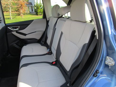 Used 2021 Subaru Forester Premium image 10