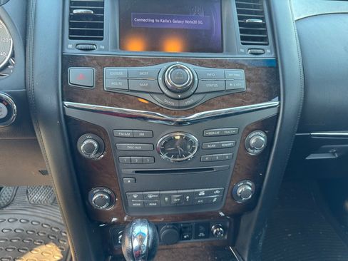 Used 2013 INFINITI QX56 4WD w/ Deluxe Touring Pkg image 12