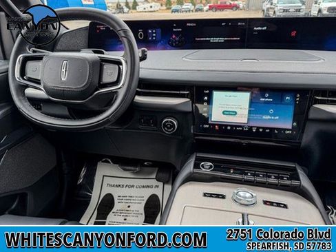 New 2026 Lincoln Navigator Reserve w/ Jet Appearance Package image 6