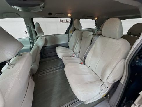 Used 2012 Toyota Sienna LE w/ Towing Pkg FWD image 22