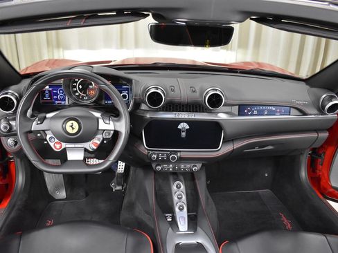 Used 2020 Ferrari Portofino RWD image 13