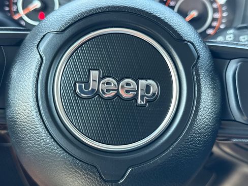 Certified 2026 Jeep Wrangler Unlimited Sport AWD/4WD image 28