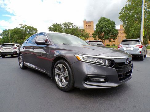 Used 2018 Honda Accord EX image 5