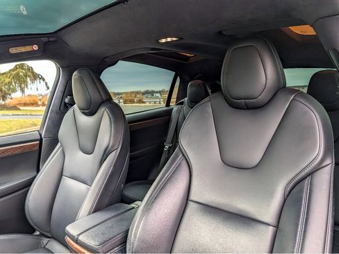 Used 2021 Tesla Model X Long Range image 15