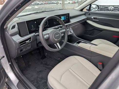 Certified 2024 Hyundai Sonata SEL w/ Convenience Package image 12