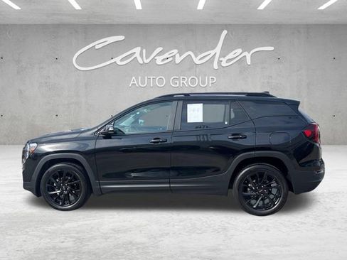 Used 2024 GMC Terrain SLE w/ Driver Convenience Package FWD image 15