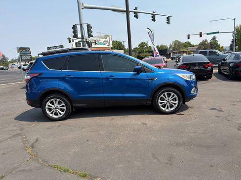 Used 2017 Ford Escape SE AWD/4WD image 9