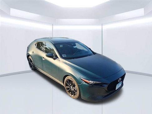 Used 2020 MAZDA MAZDA3 AWD Hatchback w/ Premium Pkg image 17
