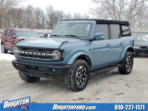 Used 2021 Ford Bronco Outer Banks image 2