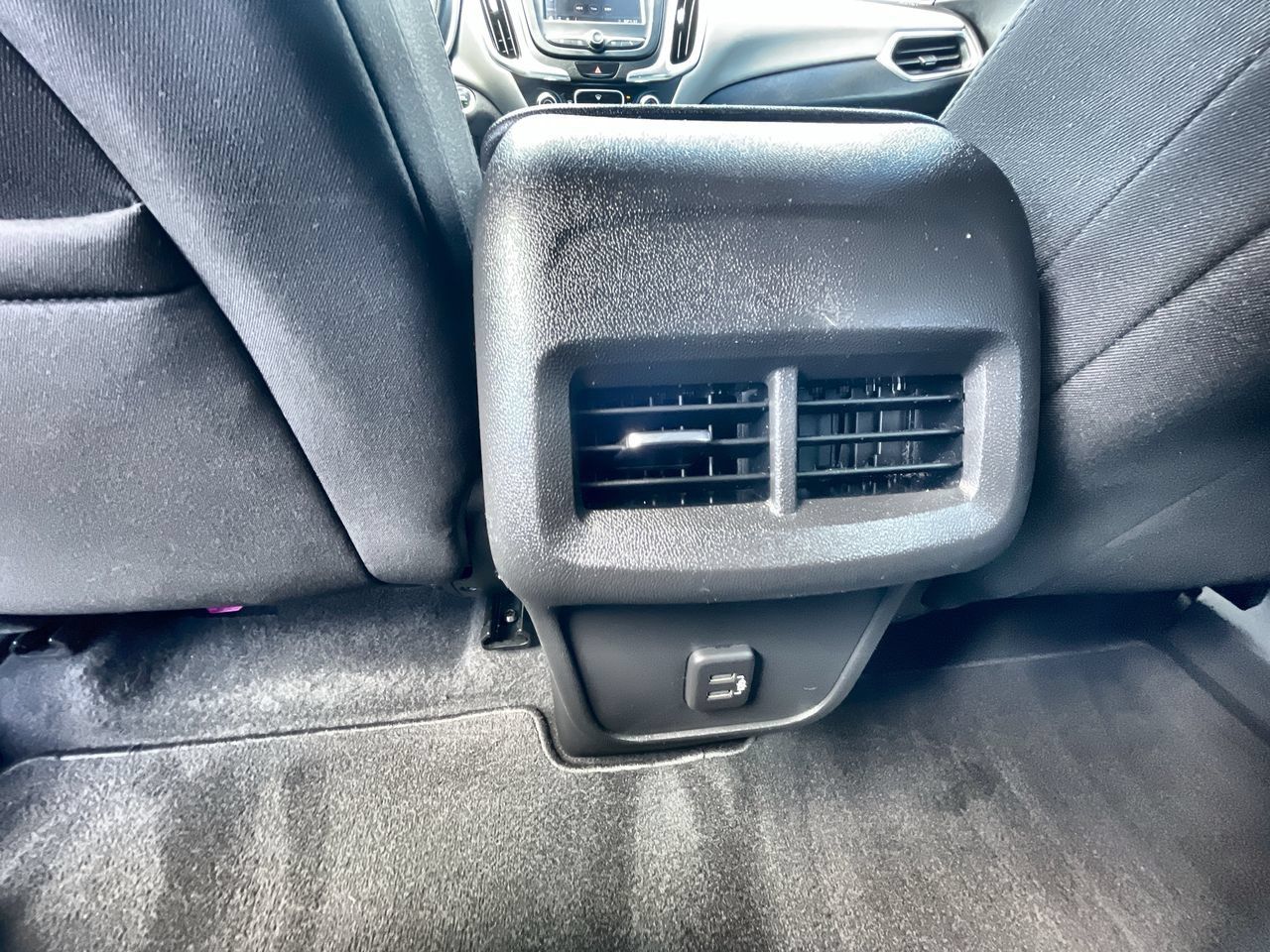 Used 2020 Chevrolet Equinox LS FWD image 21