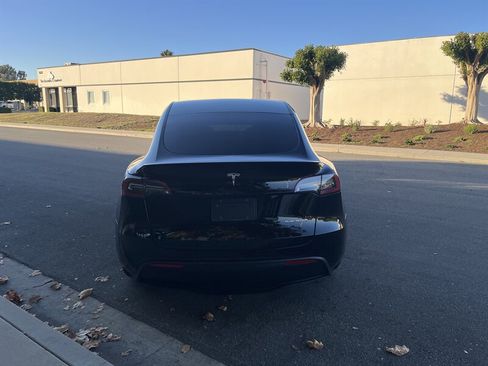 Used 2021 Tesla Model Y Performance image 5