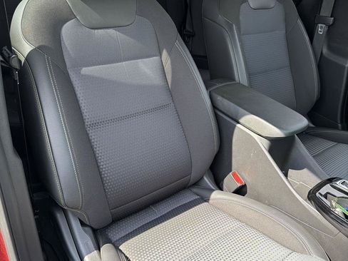 Used 2024 Chevrolet Trax LT w/ Driver Confidence Package FWD image 19
