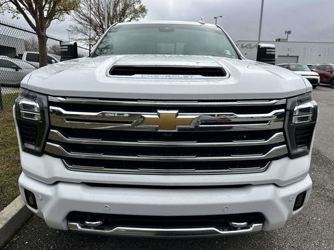 Used 2024 Chevrolet Silverado 2500 High Country image 2